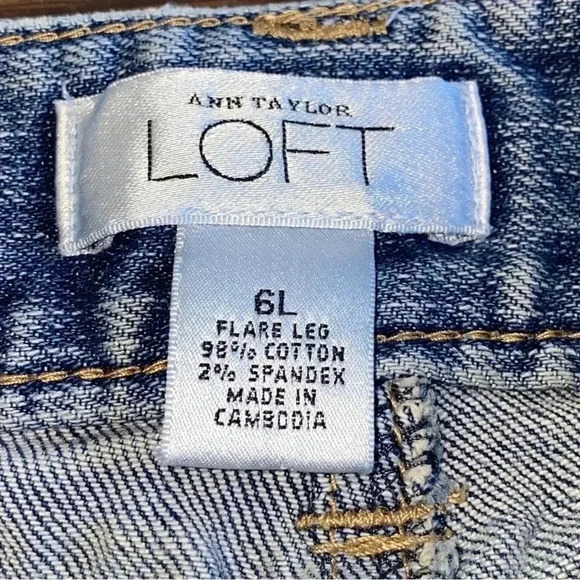 Distressed Ann Taylor Loft Jeans Size 6 Long Flare Leg - Picture 9 of 14